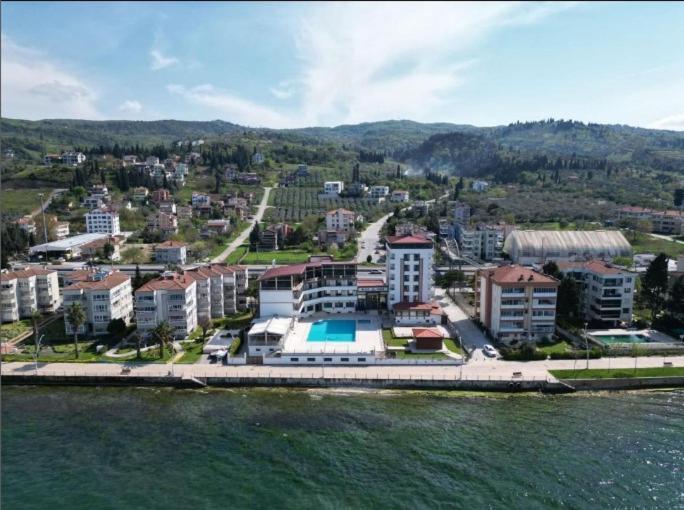 Blue Pier Hotel 코자엘리 외부 사진